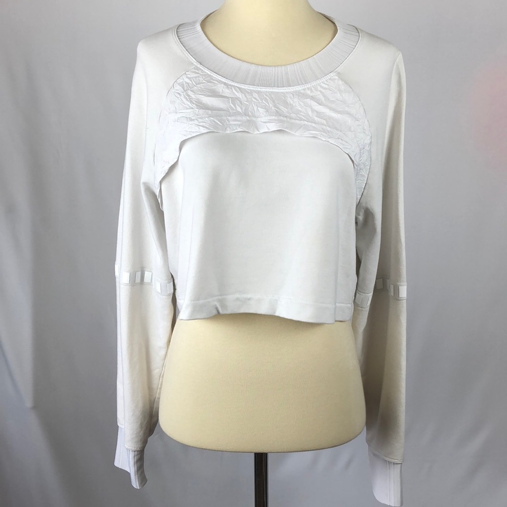 Lime & Vine Ivory Cropped Textured Feminine Sweatshirt Y2K - Size Small